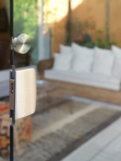 Slide-glass-pergola-3-Copier